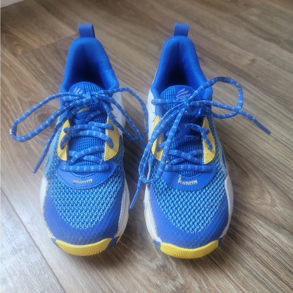 Steph Curry 3z24 Blue/Yellow Boys/Kids Sneakers/Shoes/Basketball/Under Armour UA - Picture 3 of 6